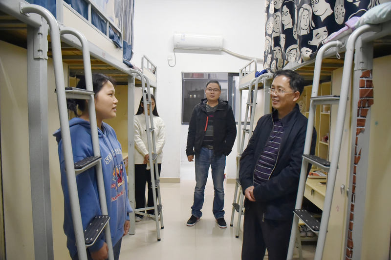 1634713838329014740.jpg 胡书记.jpg